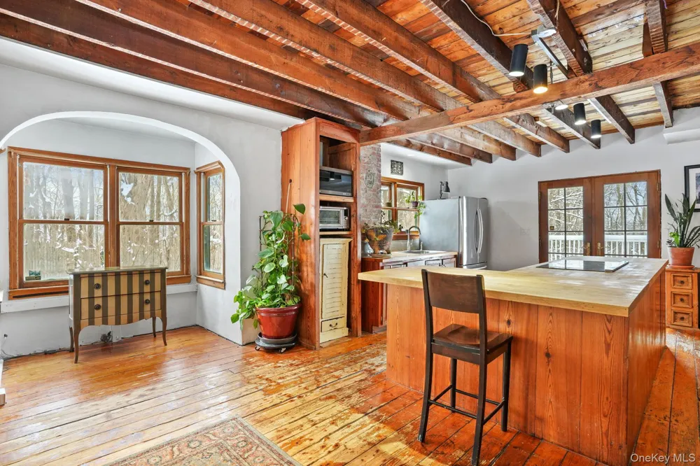 1780 Strawberry Road Mohegan Lake, NY 10547