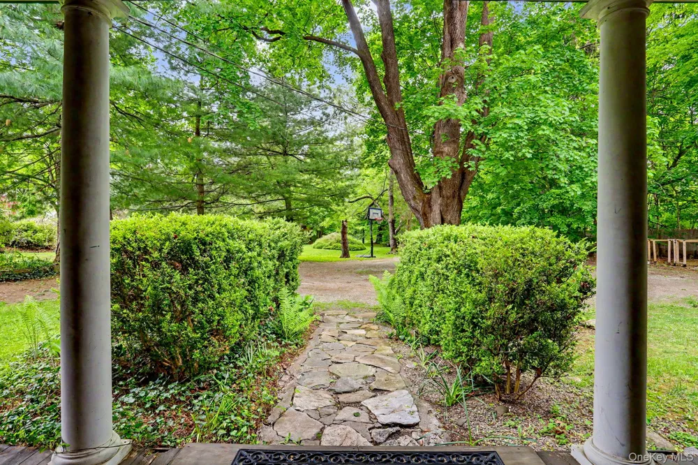 1780 Strawberry Road Mohegan Lake, NY 10547