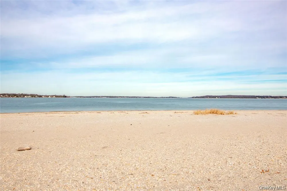 485 Hickory Avenue Southold, NY 11971
