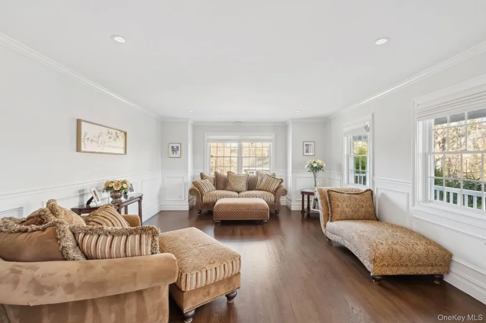 47 Bathing Beach Road Southampton, NY 11968