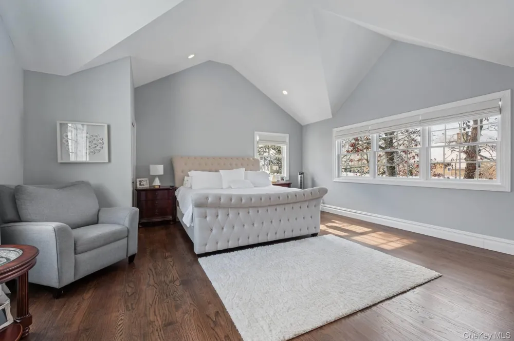47 Bathing Beach Road Southampton, NY 11968