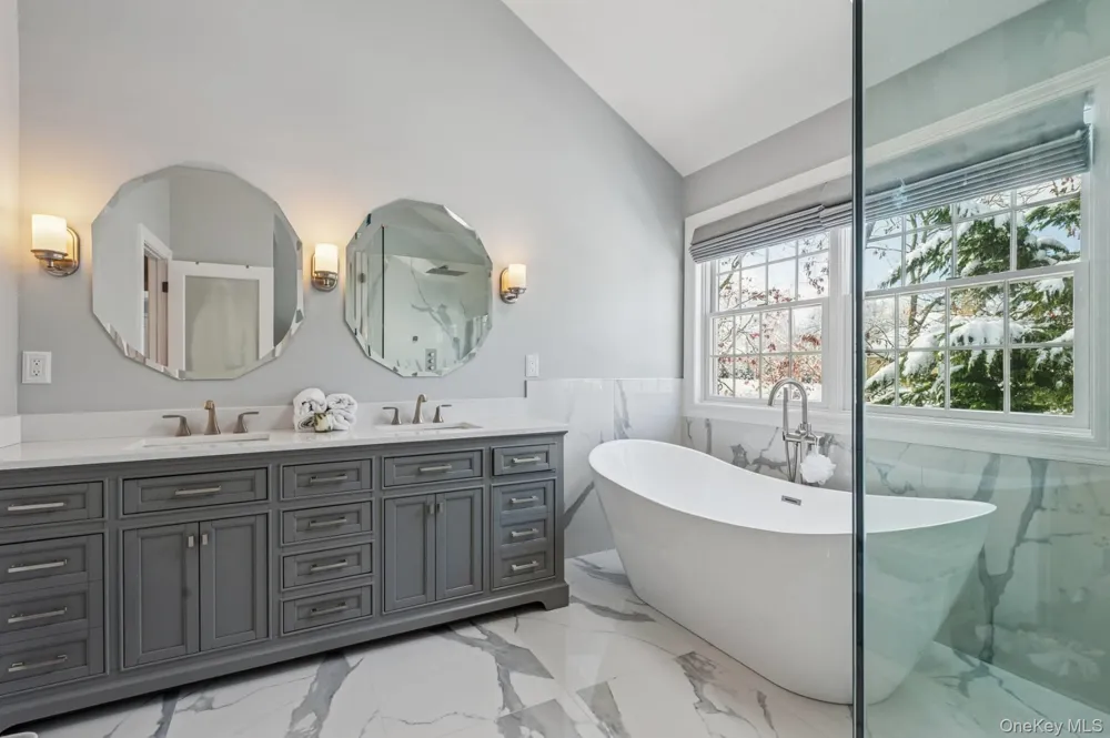 47 Bathing Beach Road Southampton, NY 11968