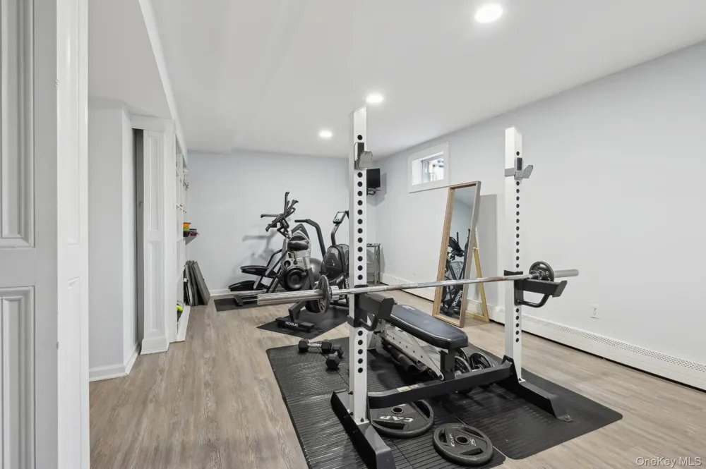 47 Bathing Beach Road Southampton, NY 11968