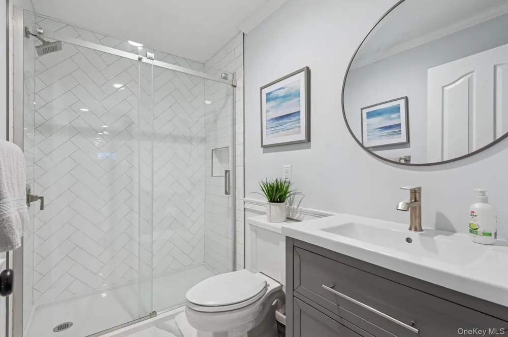 47 Bathing Beach Road Southampton, NY 11968