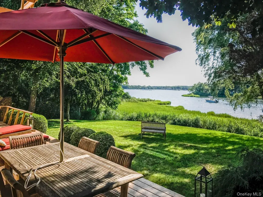 42 Towd Point Road Southampton, NY 11968