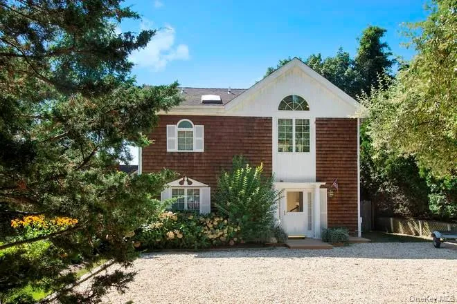42 Towd Point Road Southampton, NY 11968