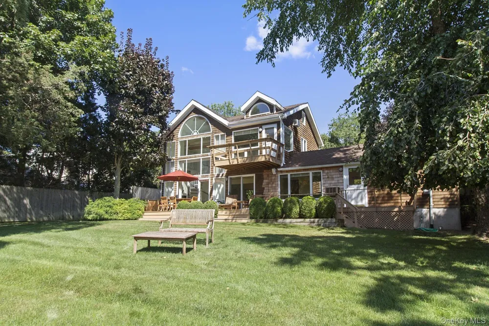 42 Towd Point Road Southampton, NY 11968