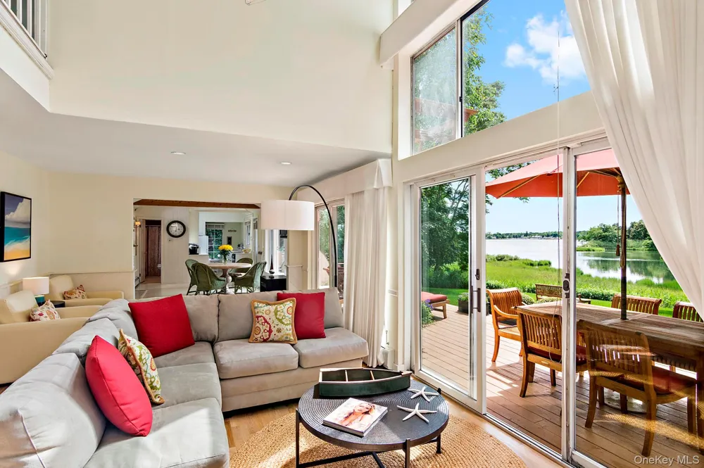 42 Towd Point Road Southampton, NY 11968