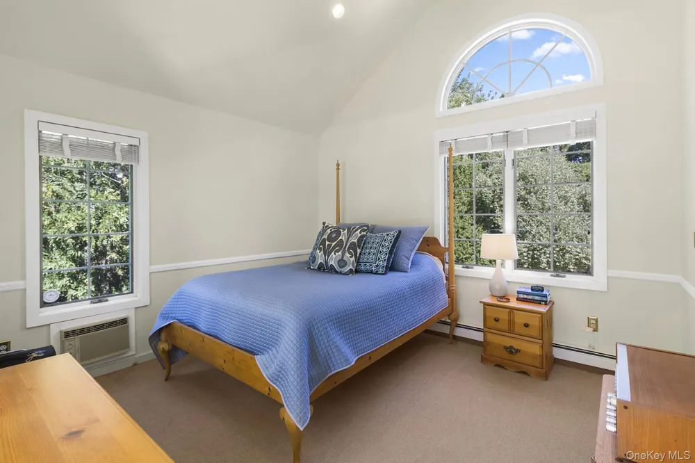 42 Towd Point Road Southampton, NY 11968