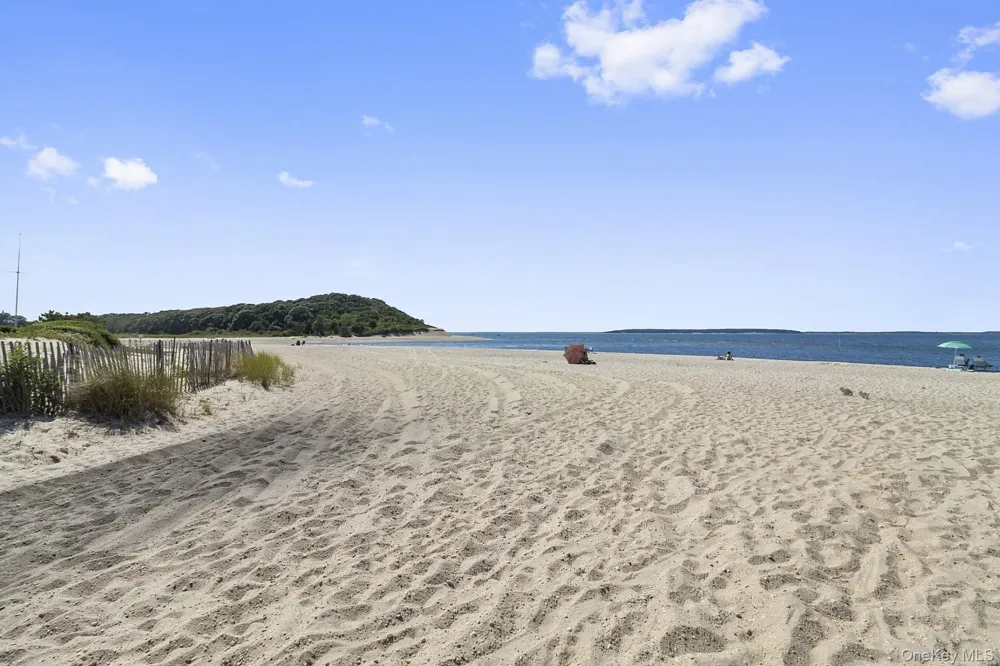 42 Towd Point Road Southampton, NY 11968