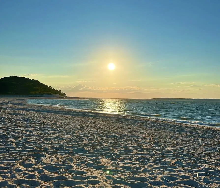 42 Towd Point Road Southampton, NY 11968