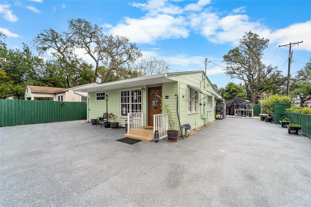 10001 ARDEN AVENUE Tampa, FL 33612