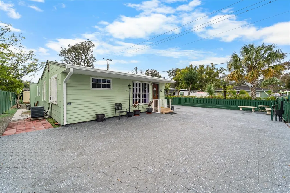10001 ARDEN AVENUE Tampa, FL 33612