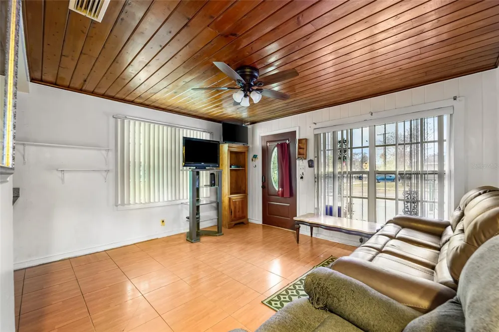 10001 ARDEN AVENUE Tampa, FL 33612