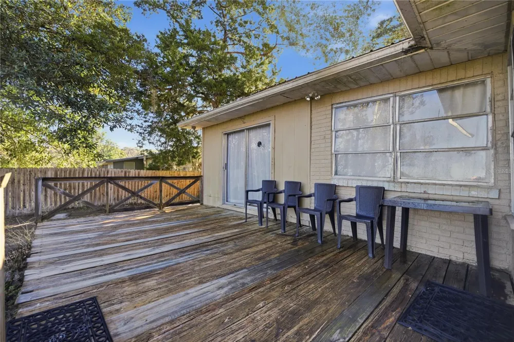 872 LAKE SHORE TERRACE Interlachen, FL 32148