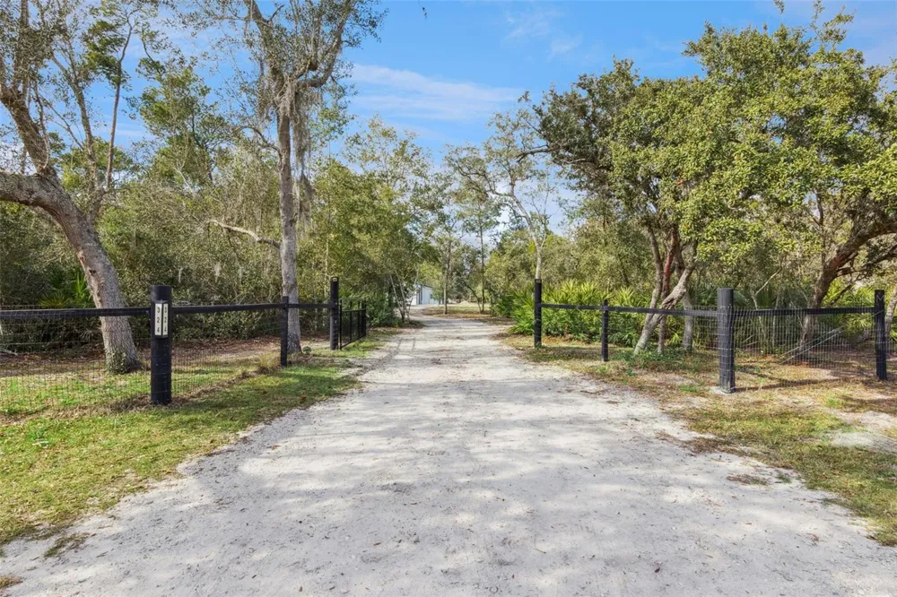 324 SUMMERVILLE LANE Sanford, FL 32771