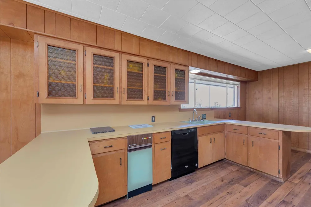 1243 North Jefferson La Grange, TX 78945
