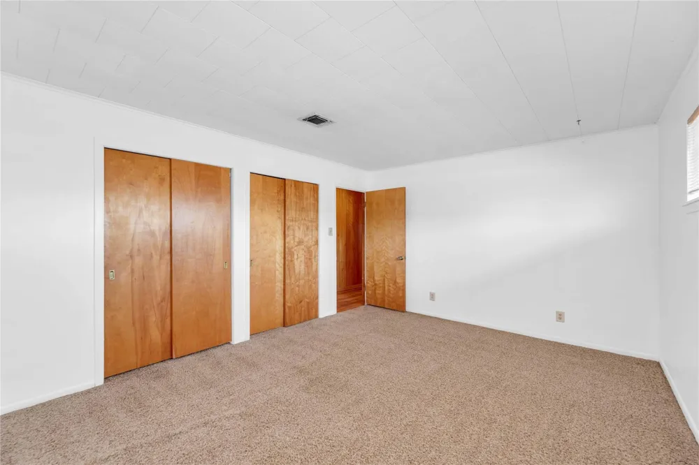 1243 North Jefferson La Grange, TX 78945