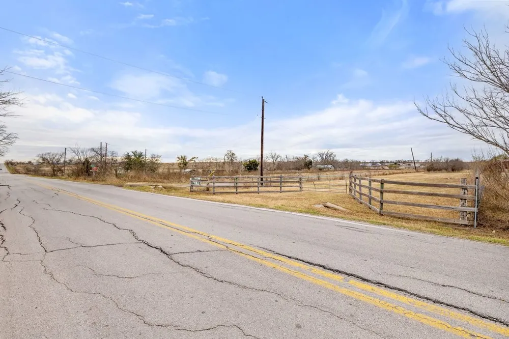 20646 Cameron Road Coupland, TX 78615