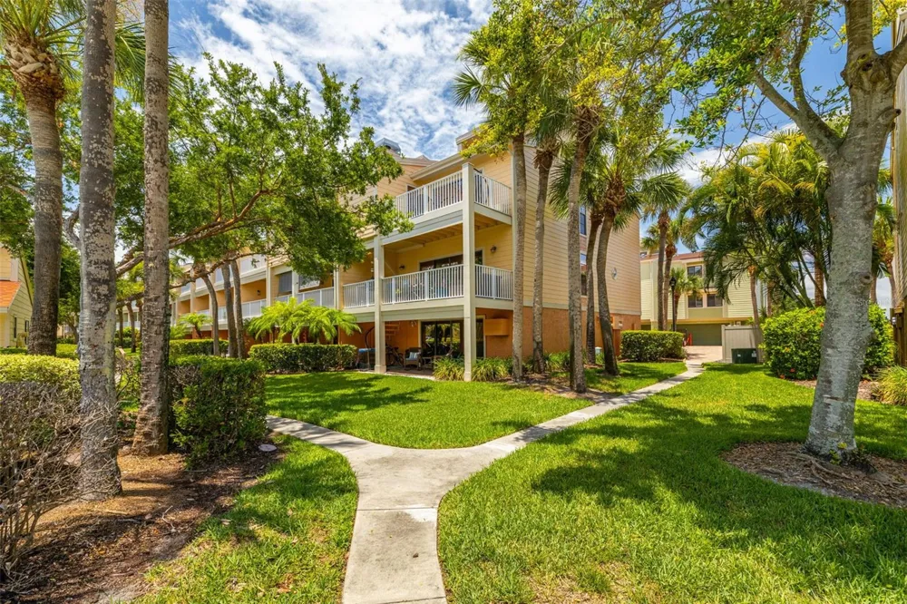 533 SANDY HOOK ROAD Treasure Island, FL 33706