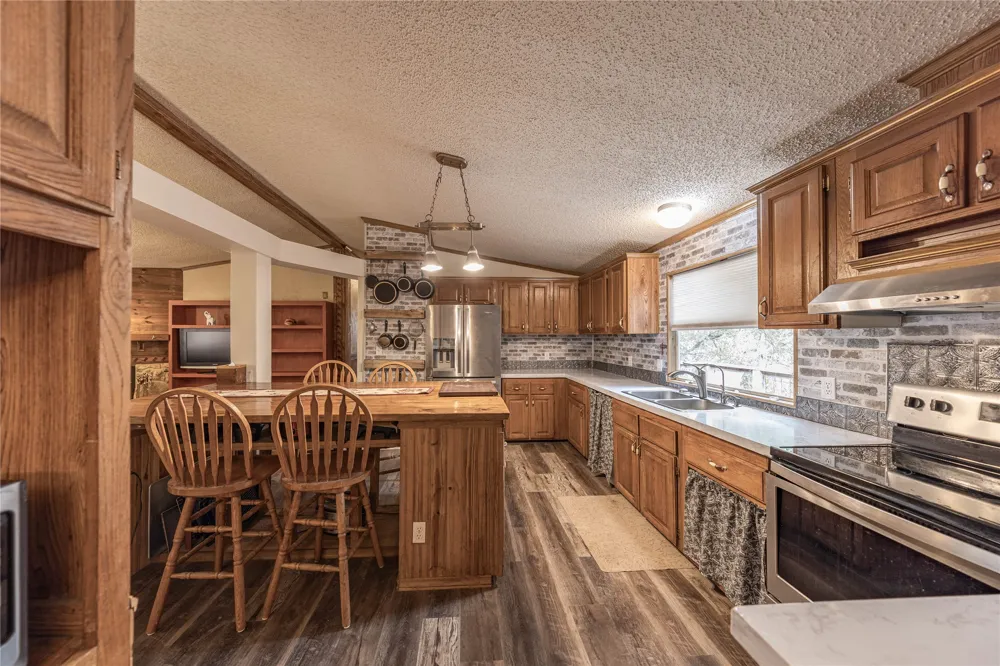 715 Bee Gee Road Driftwood, TX 78619