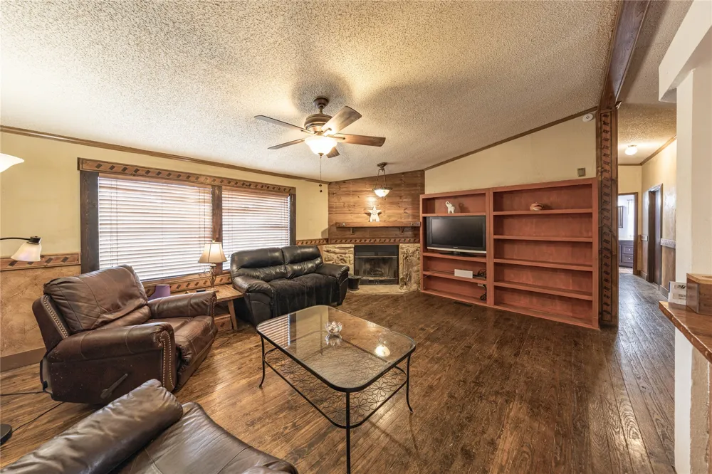 715 Bee Gee Road Driftwood, TX 78619