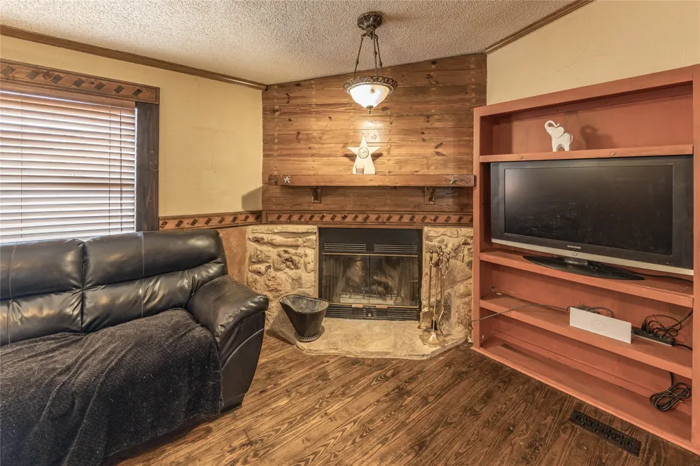 715 Bee Gee Road Driftwood, TX 78619