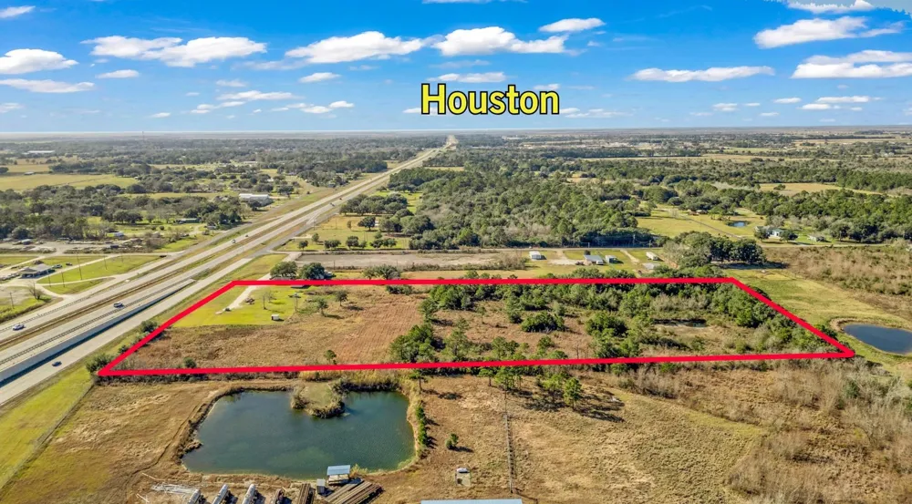10 Hwy 73 Winnie, TX 77665