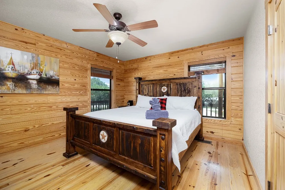 1012 Mourning Dove Canyon Lake, TX 78133