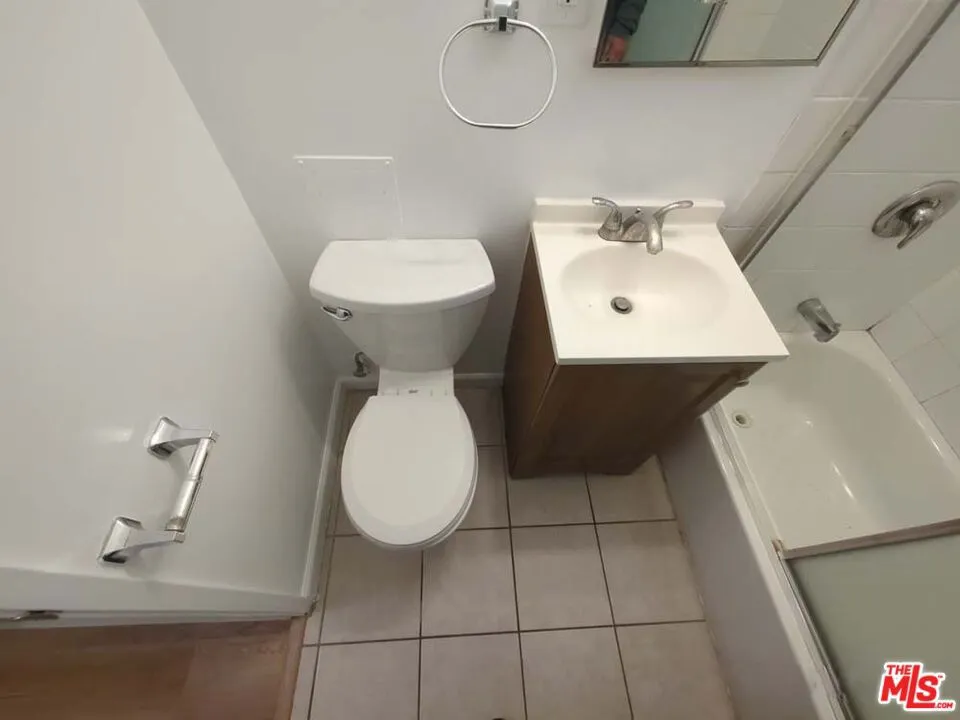 9815 Imperial Highway #9 Downey, CA 90242