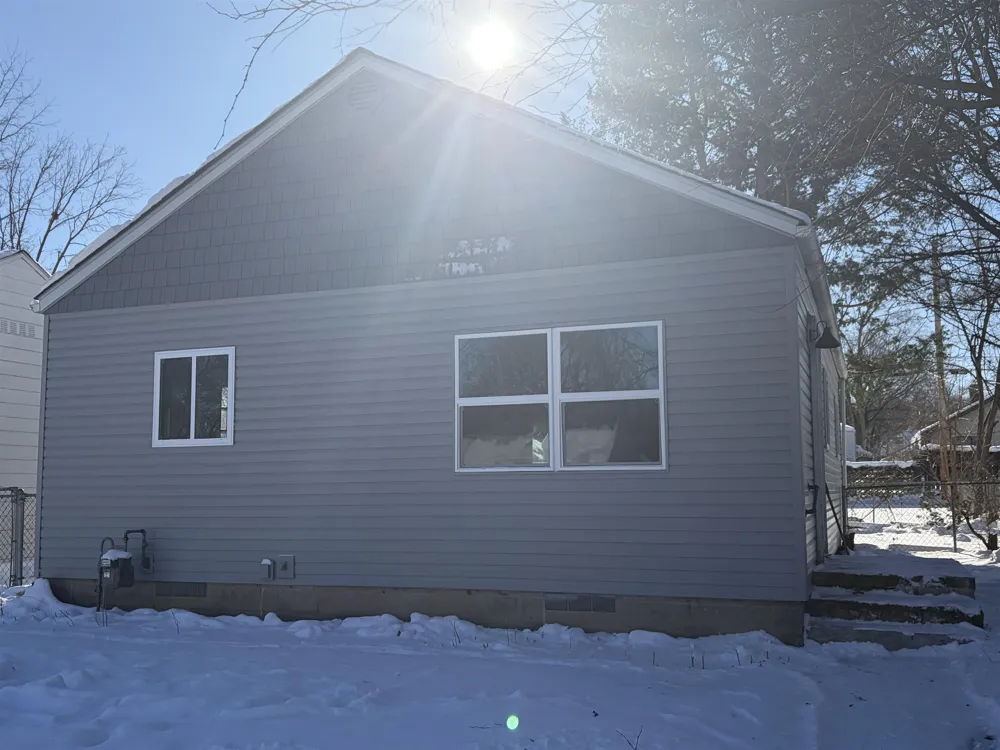 1934 E BOWMAN STREET