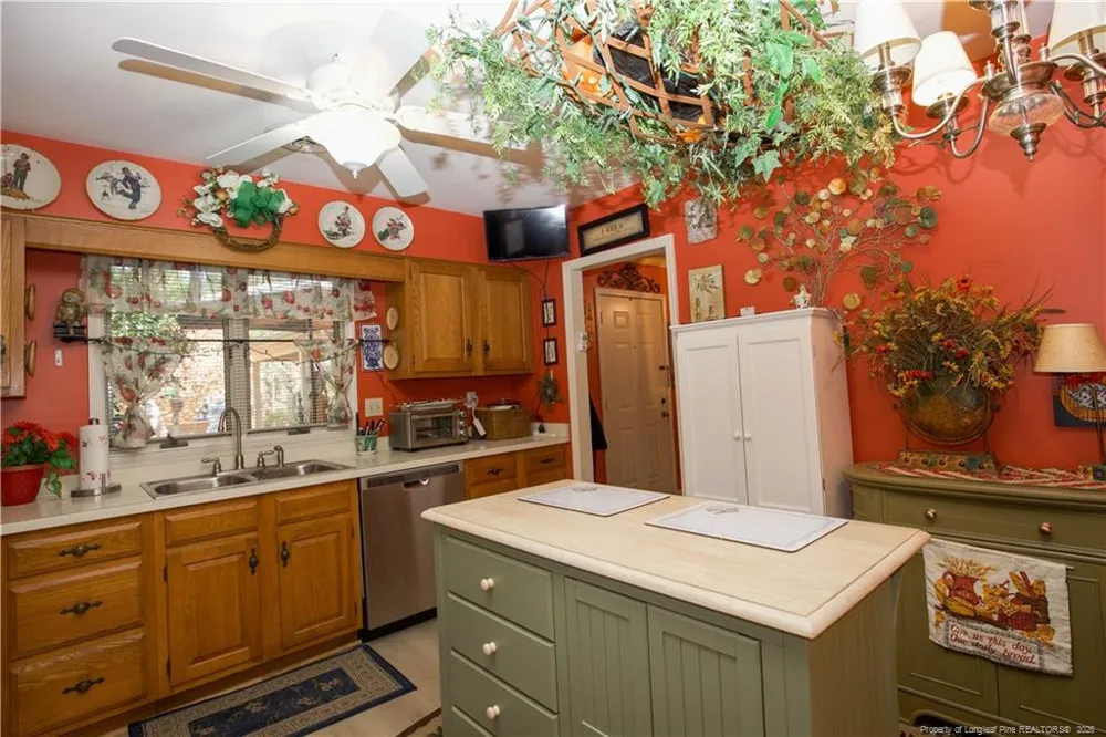 642 Redwood Drive Southern Pines, NC 28387
