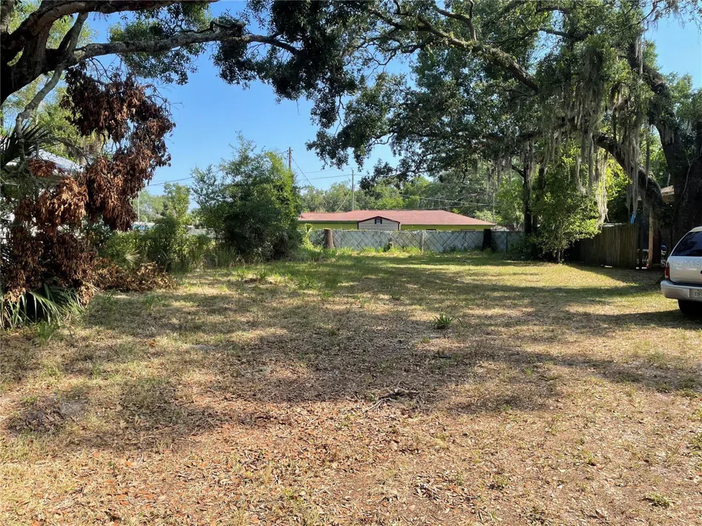 2420 NORTH BAY ST Tampa, FL 33610