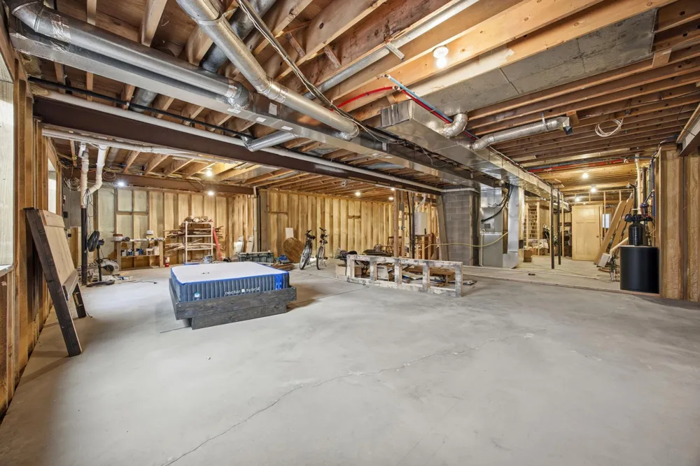 213 5th Street NW Gwinner, ND 58040