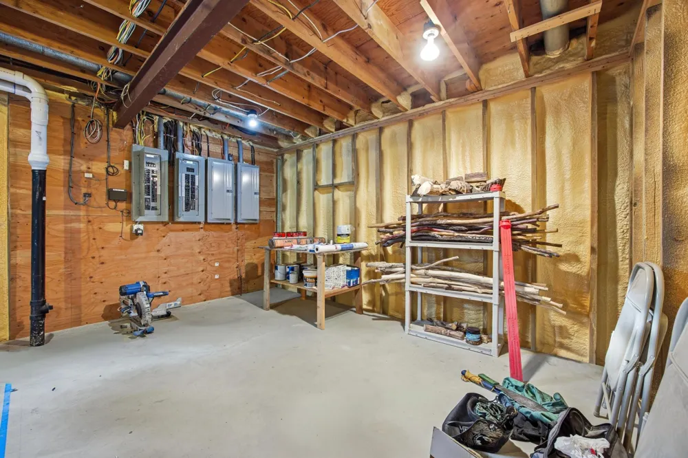 213 5th Street NW Gwinner, ND 58040