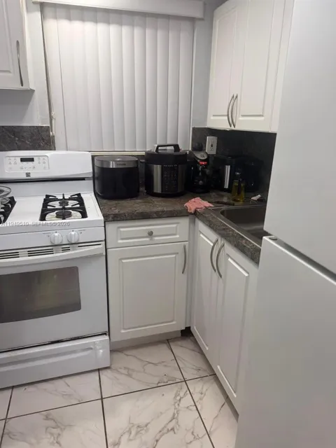 350 E 21st St #108
