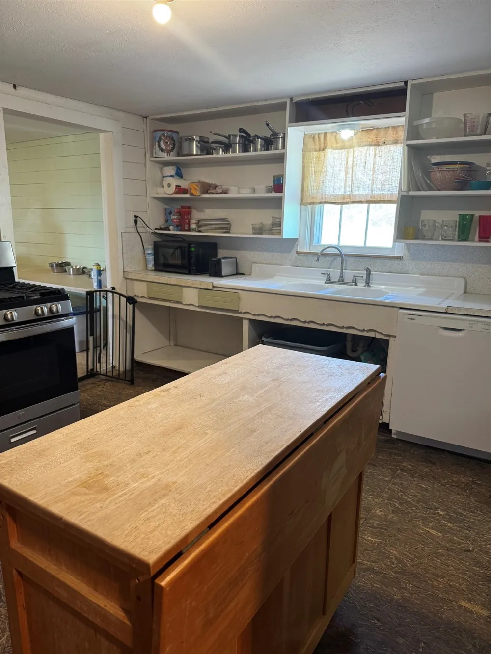 346 County Road 3520 Hawkins, TX 75765