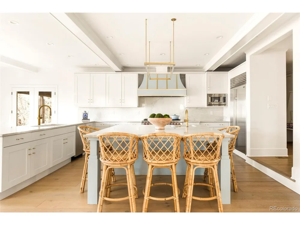 35 S Bellaire Street