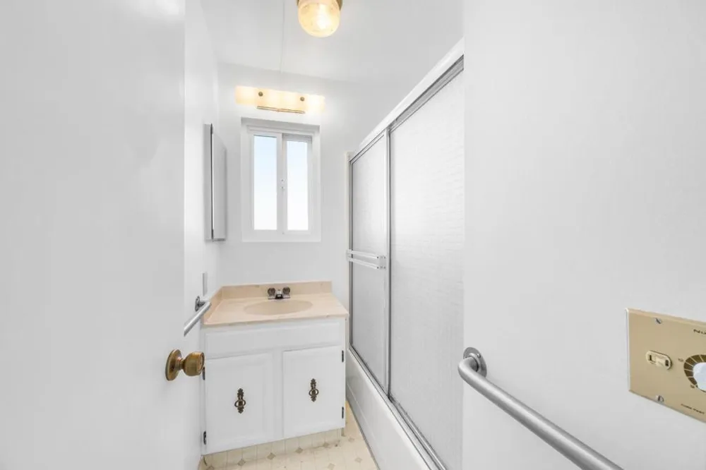 514 6th Street Pacific Grove, CA 93950
