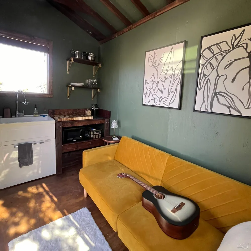 6775 County Road 110 Hopland, CA 95449