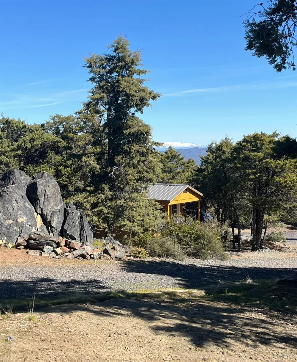 6775 County Road 110 Hopland, CA 95449
