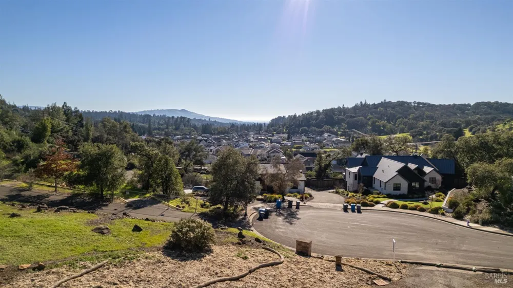 3512 NE Hanover Place Santa Rosa, CA 95404