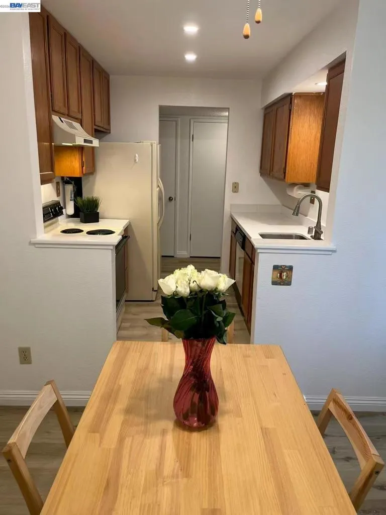 65 Glenwood Hercules, CA 94547