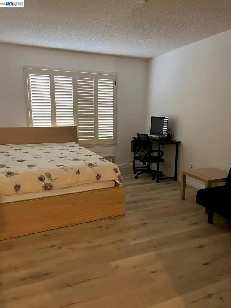 65 Glenwood Hercules, CA 94547