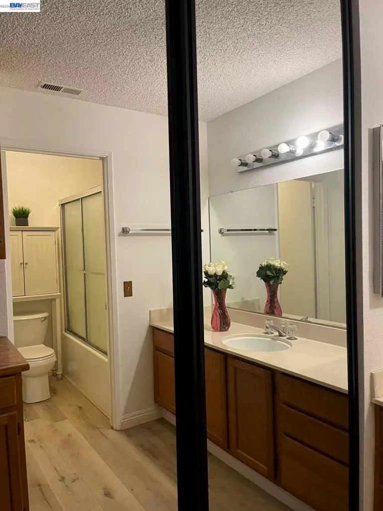 65 Glenwood Hercules, CA 94547