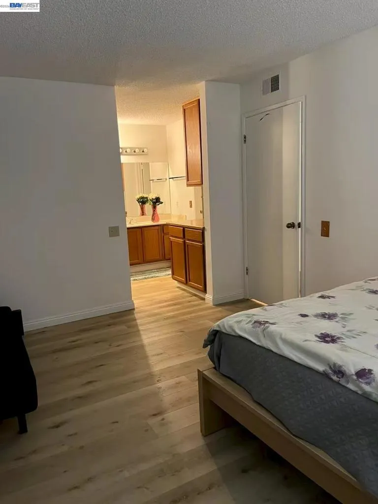 65 Glenwood Hercules, CA 94547