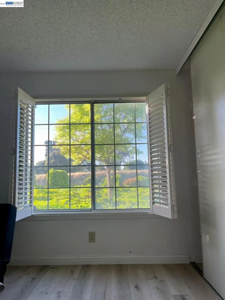 65 Glenwood Hercules, CA 94547