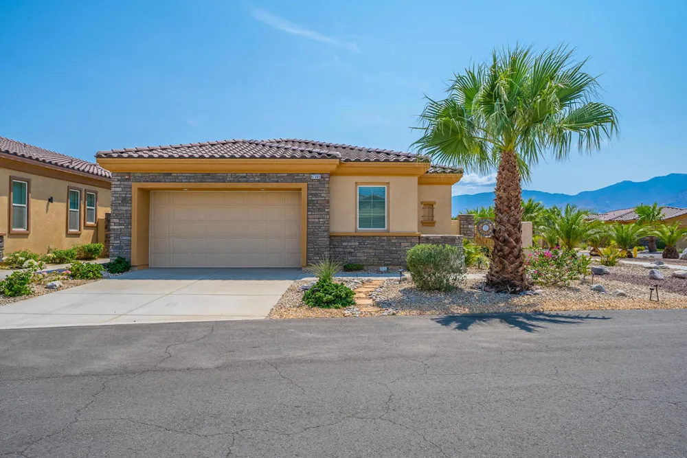67385 Zuni Court Cathedral City, CA 92234