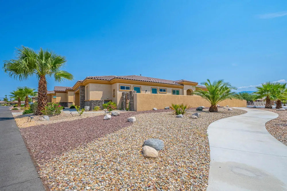 67385 Zuni Court Cathedral City, CA 92234