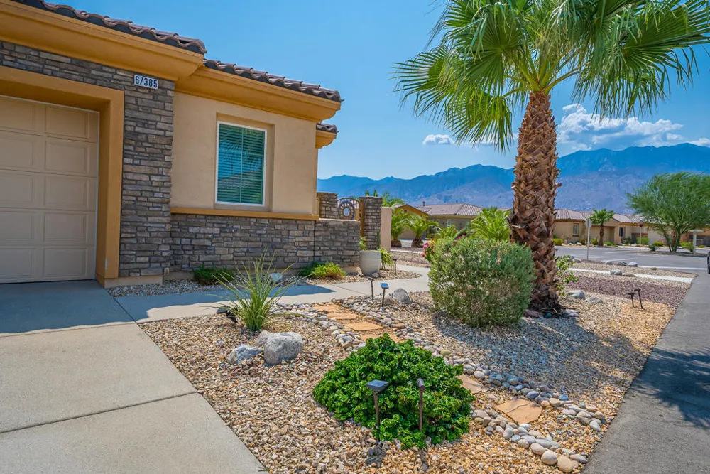 67385 Zuni Court Cathedral City, CA 92234